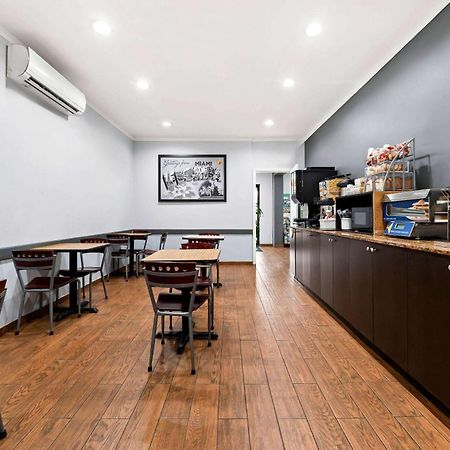 ซูเปอร์ 8 บาย วินด์แฮม ฟลอริดาซิตี้/โฮมสเตด/เอเวอร์เกลดส์ Motel ภายนอก รูปภาพ