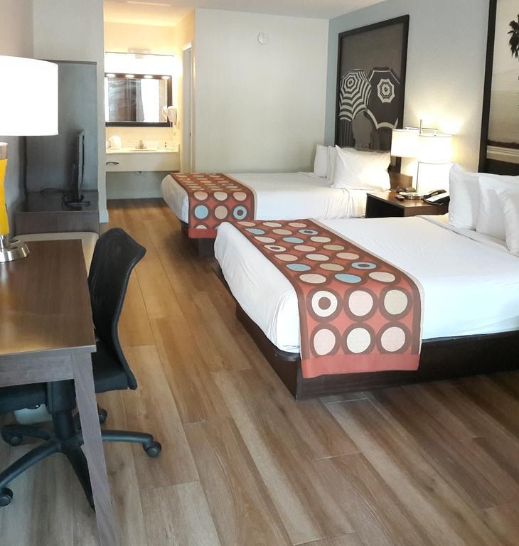 ซูเปอร์ 8 บาย วินด์แฮม ฟลอริดาซิตี้/โฮมสเตด/เอเวอร์เกลดส์ Motel ภายนอก รูปภาพ
