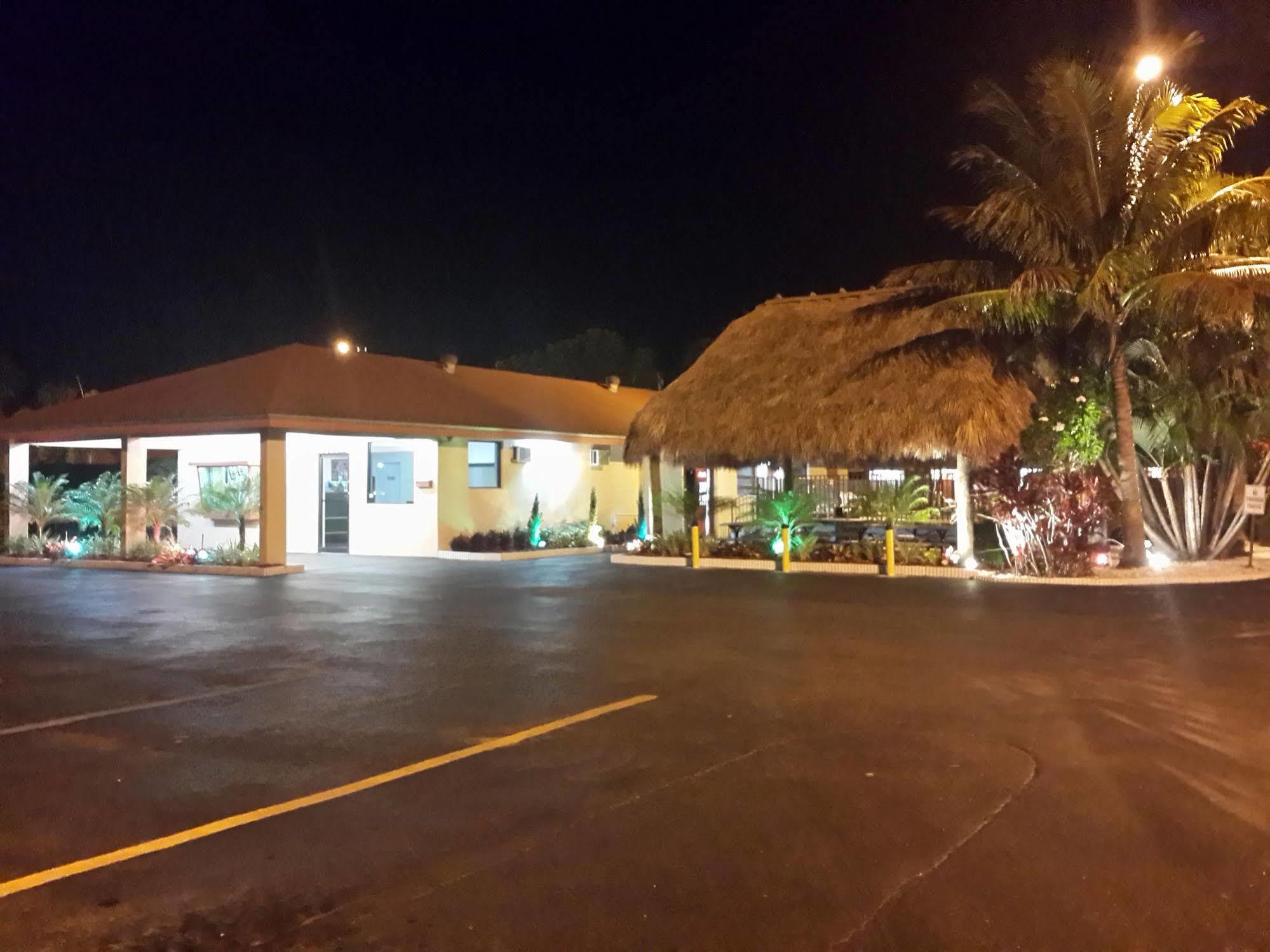 ซูเปอร์ 8 บาย วินด์แฮม ฟลอริดาซิตี้/โฮมสเตด/เอเวอร์เกลดส์ Motel ภายนอก รูปภาพ